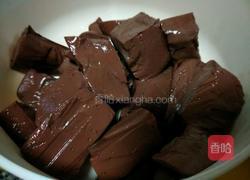 酸菜猪血汤的做法图解1