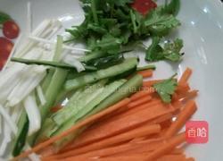 凉拌油豆腐皮的做法图解2