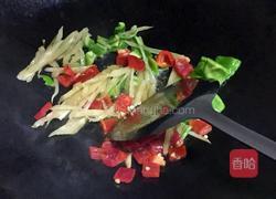 仔姜炒卤猪舌的做法图解3