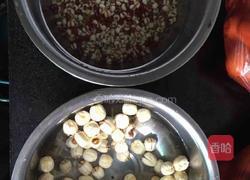 红豆薏米莲子粥的做法图解1