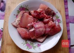 青椒炒鱼块的做法图解2