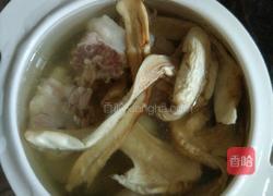 松茸炖鸡的做法图解4