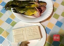 黄骨鱼炖豆腐的做法图解1