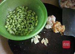 毛豆炒鸡的做法图解1