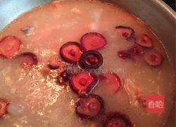 香菇猪蹄汤的做法图解3