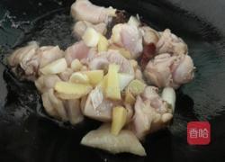 青椒炒雞塊的做法圖解3