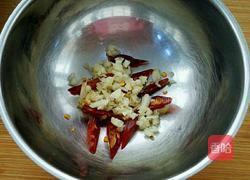 西兰花拌木耳的做法图解6