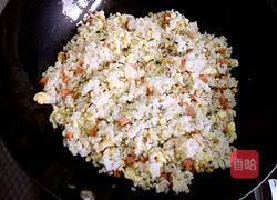 葱香火腿肠蛋炒饭的做法图解18