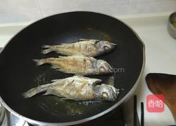 煎黄花鱼的做法图解5