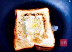 土司煎蛋的做法图解5