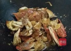 葱姜炒花蟹的做法图解4