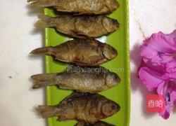 油炸小鲫鱼的做法图解4