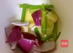 青红椒炒牛肉的做法图解3