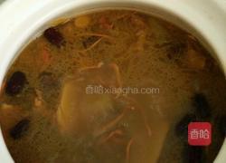 香菇虫草炖鸡的做法图解3