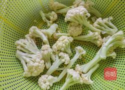 培根炒菜花的做法图解1