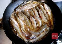 酱香小光鱼的做法图解11