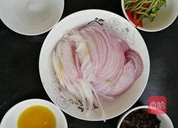 清炒洋葱的做法图解1
