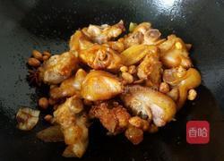 黄豆花生炖猪蹄的做法图解7