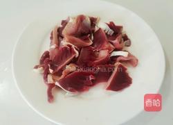 姜葱爆炒鸭肾的做法图解3