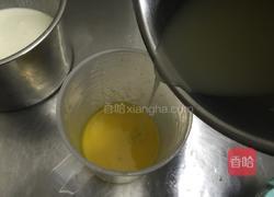 樱花慕斯的做法图解3