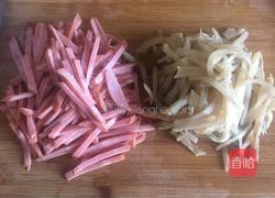 火腿肠炒榨菜的做法图解3