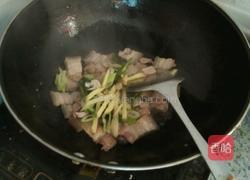 胡萝卜回锅肉的做法图解3