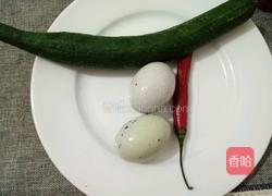 黄瓜炒皮蛋的做法图解1