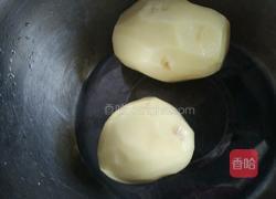 榛蘑炒土豆片的做法图解2