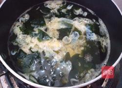 裙带菜蛋花汤的做法图解5