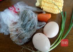 虾仁蛋卷的做法图解1