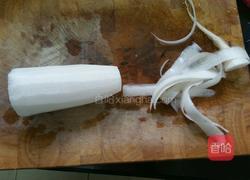 白萝卜烩虾仁的做法图解1