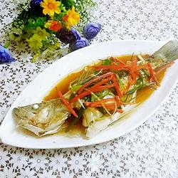 清蒸海鲈鱼的做法[图]