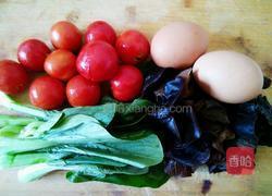 鸡蛋西红柿木耳的做法图解1