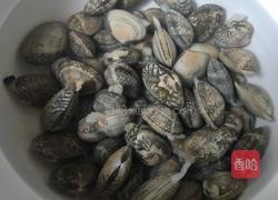 蛤蜊丝瓜汤的做法图解1