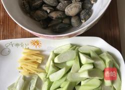 蛤蜊丝瓜汤的做法图解2