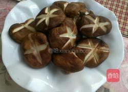 蘑菇炖排骨的做法图解2