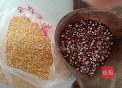 玉米花豆粥的做法图解1