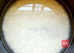 排骨玉米萝卜煲仔饭的做法图解1