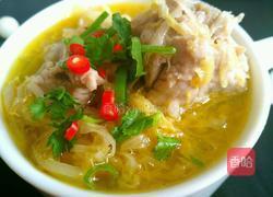 酸菜大骨头汤的做法图解11