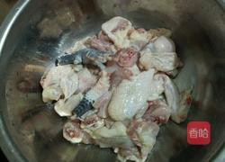 仔姜炒鸡的做法图解1