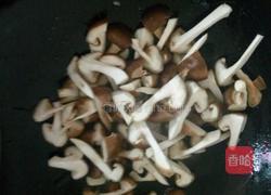 香菇炒肉片的做法图解8