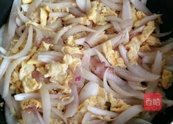 洋葱炒鸭蛋的做法图解6