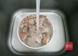 猪脚花生煲的做法图解4