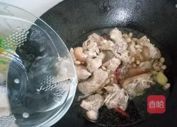 猪脚花生煲的做法图解10