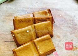 青椒炒香干的做法图解1