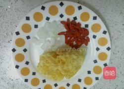 冰糖银耳汤的做法图解1