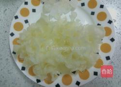 冰糖银耳汤的做法图解3