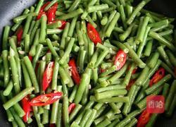 豇豆炒腊肉的做法图解7