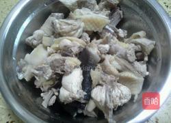 花旗参田七煲鸡汤的做法图解2