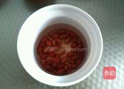 花生冰糖炖雪梨的做法图解1